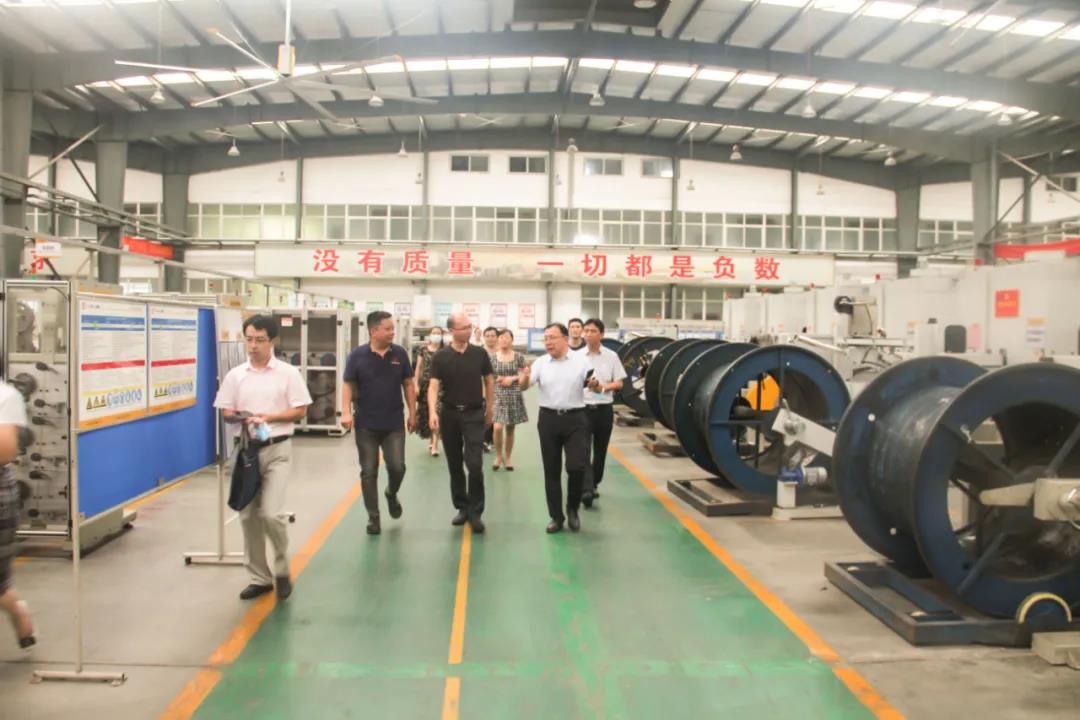 市工信局領(lǐng)導(dǎo)一行蒞臨我司參觀考察