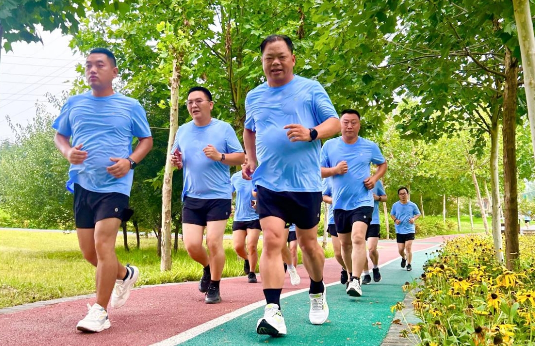 揚(yáng)奧運(yùn)精神 享樂(lè)跑人生 | 利通科技快樂(lè)跑團(tuán)為中國(guó)力量喝彩，為奧運(yùn)健兒加油